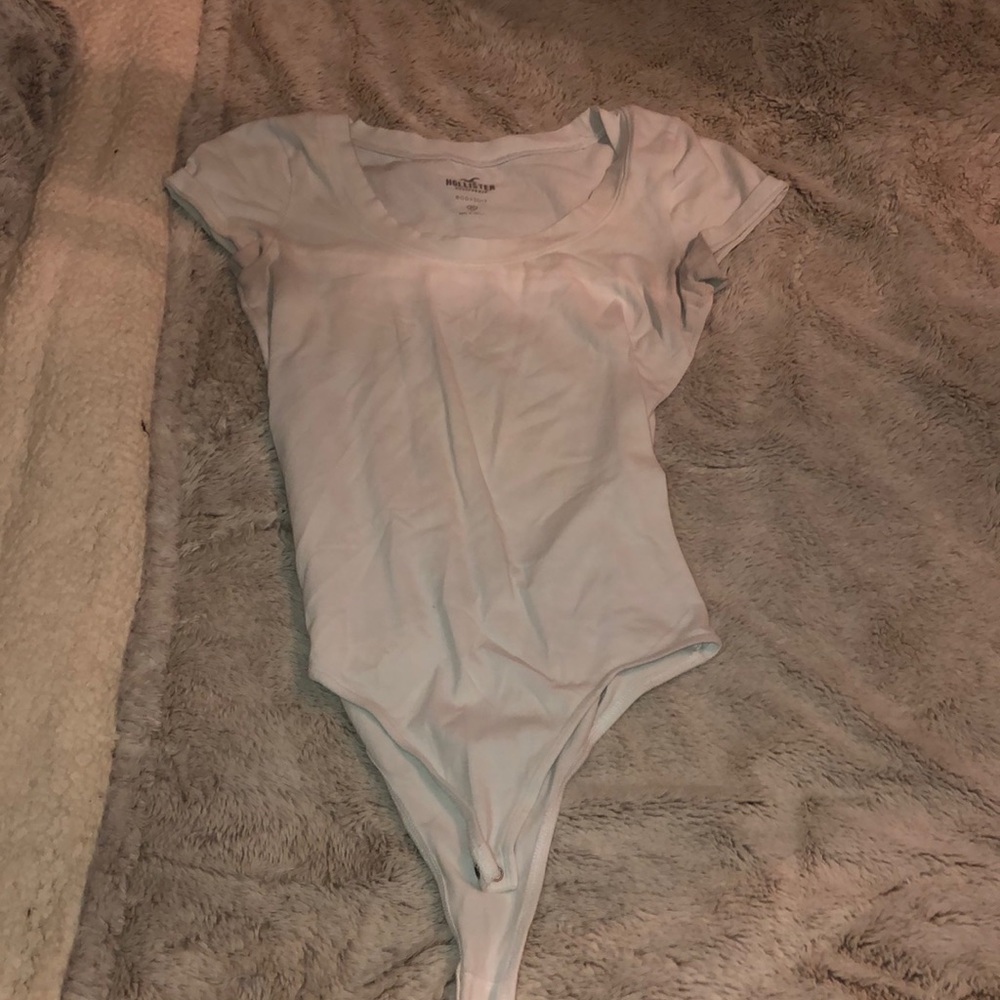 white hollister bodysuit